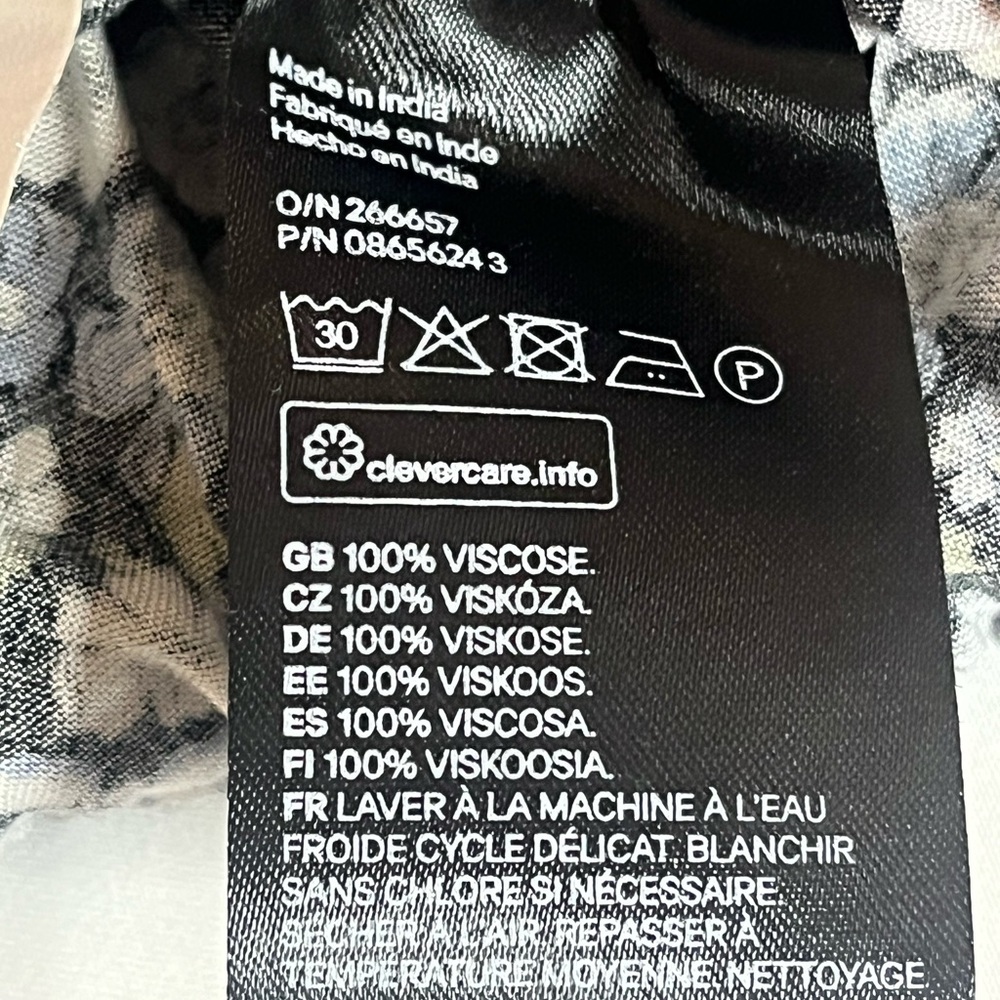 H&M Divided Patterned Skort - Picture 7 of 7
